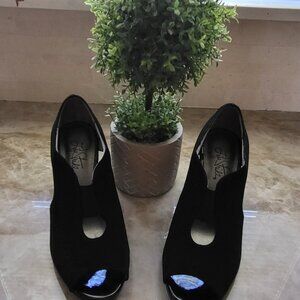 Life Stride  NWOT size 6m